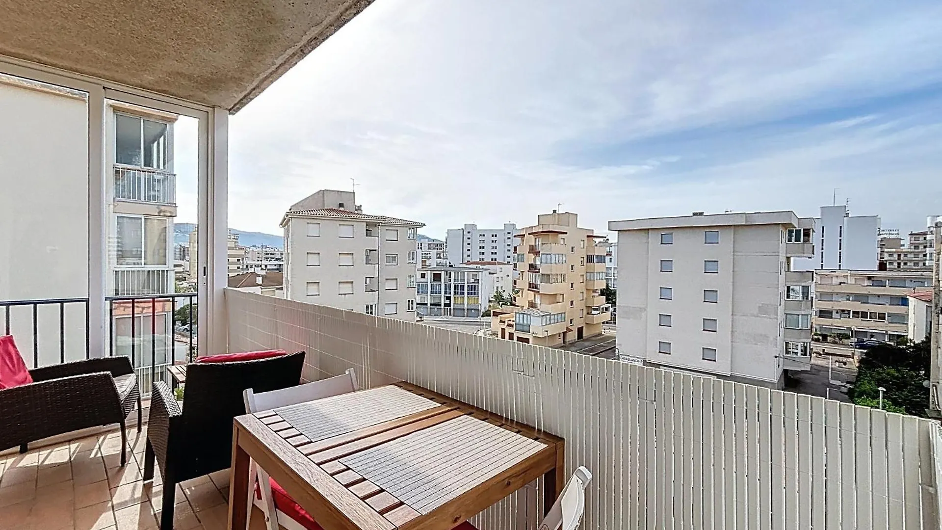 Apartamento Sol Y Playa 4 1 Piso Muy Bonito Y Reformado Rosas