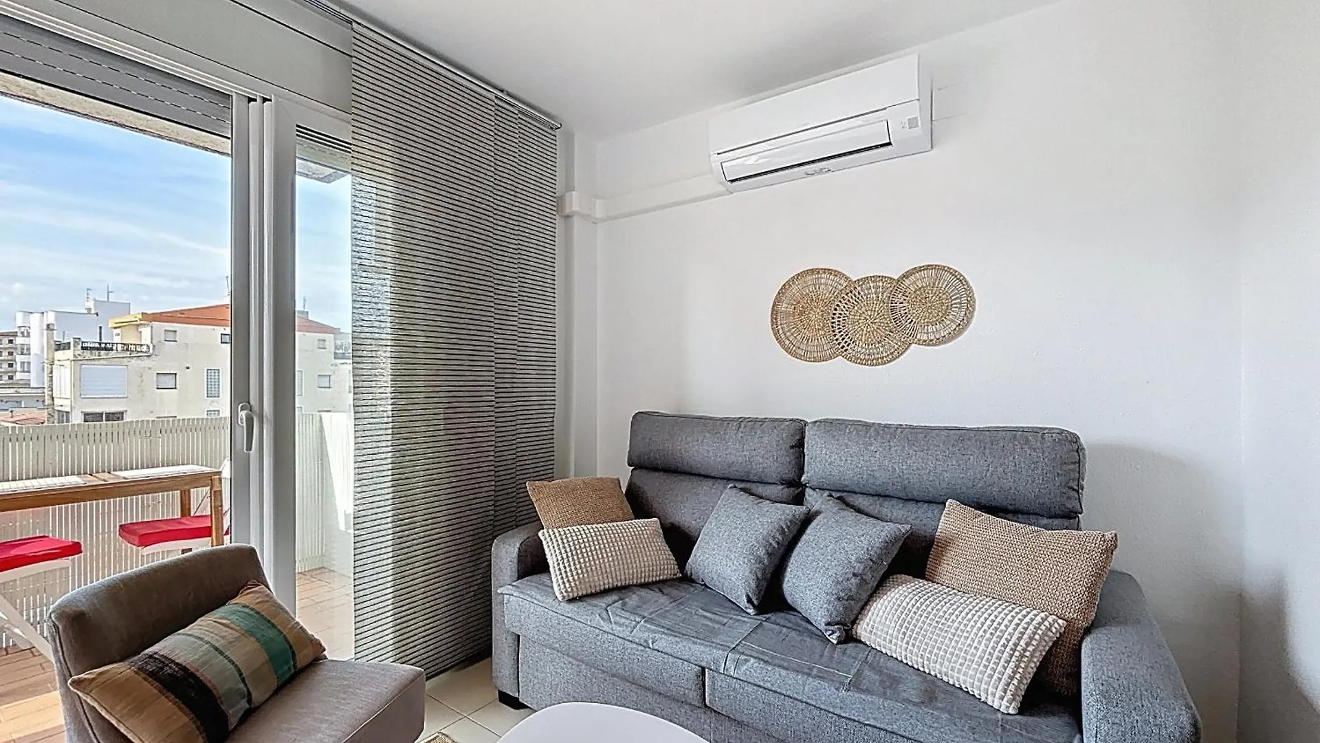 Apartamento Sol Y Playa 4 1 Piso Muy Bonito Y Reformado Rosas