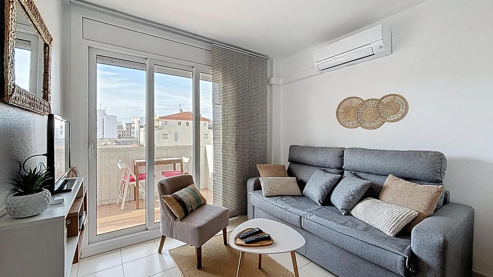 Apartamento Sol Y Playa 4 1 Piso Muy Bonito Y Reformado Rosas 0*,  España