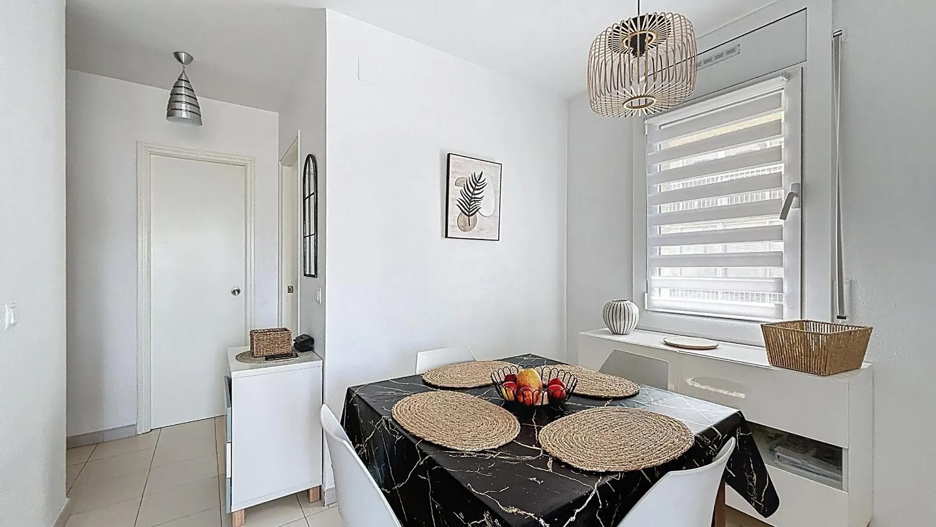 Apartamento Sol Y Playa 4 1 Piso Muy Bonito Y Reformado Rosas 0*,